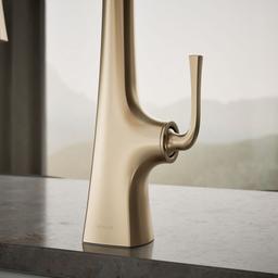 Graze Semi-professional kitchen sink faucet with three-function sprayhead - image 6