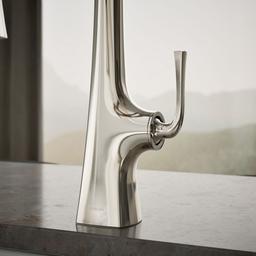 Graze Semi-professional kitchen sink faucet with three-function sprayhead - image 6