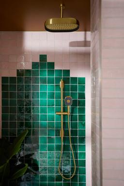 Statement 32'' deluxe slidebar with integrated water supply - image 10