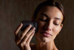 Silestone quartz 31'' backsplash - image 16